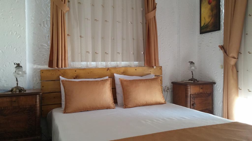 Bizim Ev Hotel (Adults Only) Αλακάτι Δωμάτιο φωτογραφία